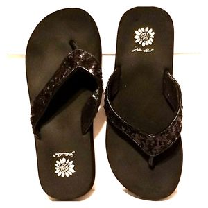 Yellow Box Korrie black sequin flip flops